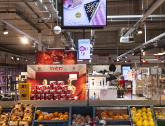 Use Digital Signage to communicate with impact outside the category